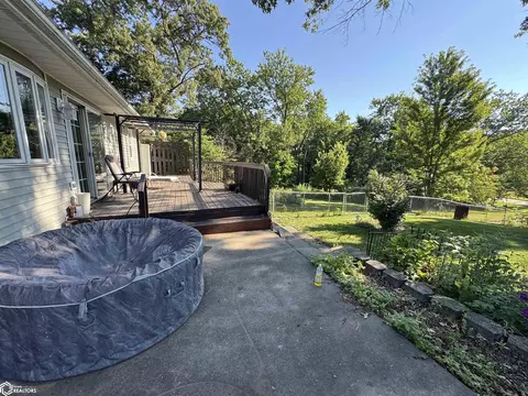 623 N 3rd St, Centerville, IA 52544 photo 2