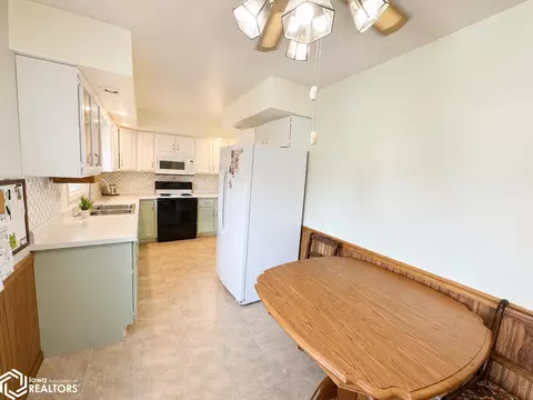 623 N 3rd St, Centerville, IA 52544 photo 7