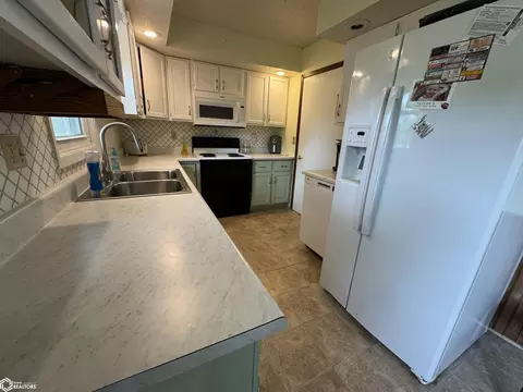 623 N 3rd St, Centerville, IA 52544 photo 6