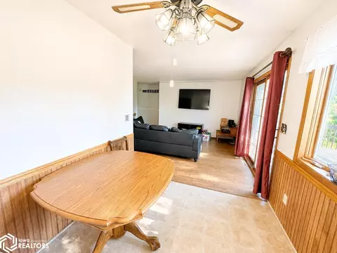 623 N 3rd St, Centerville, IA 52544 photo 8