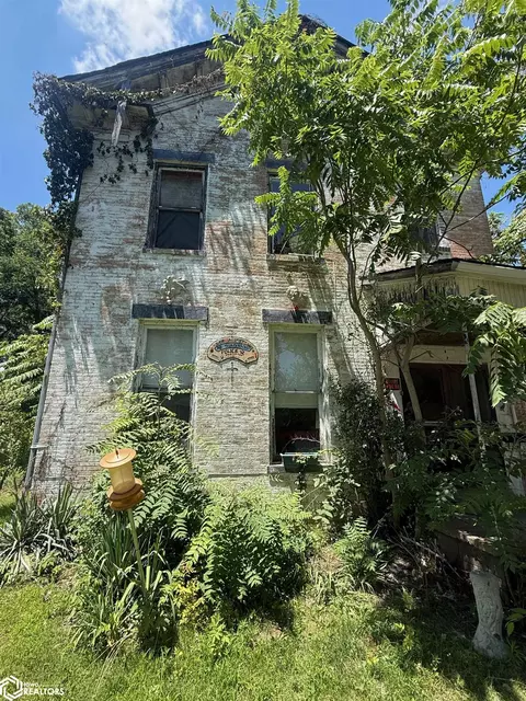 405 S Fourth St, Warsaw, IL 62379