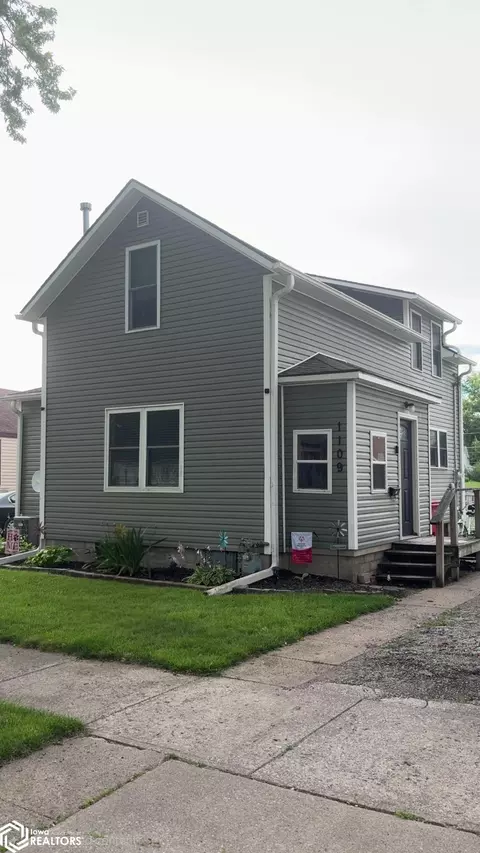 1109 1st St, Webster City, IA 50595