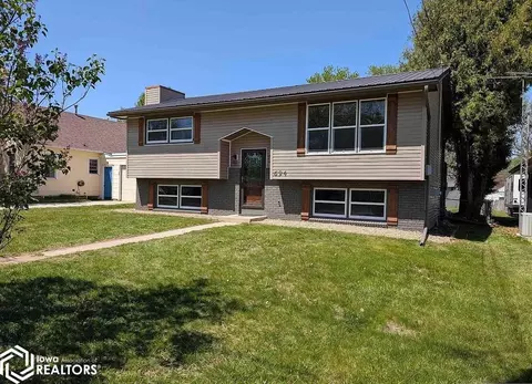694 17th St SE, Mason City, IA 50401