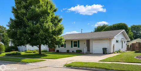 9 Sunset Ln, Fort Madison, IA 52627