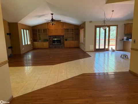 Living - 711 E 29th St, Carroll, IA 51401 photo 4 of 5