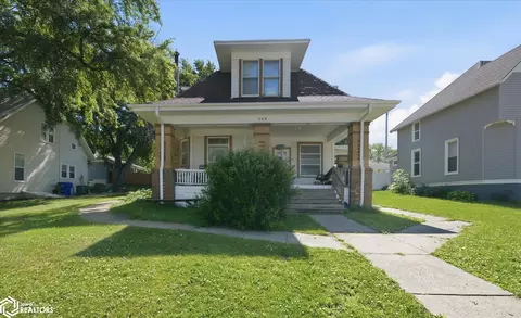 209 N Walnut St, Avoca, IA 51521