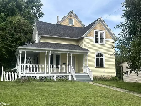 524 N 3rd St, Marshalltown, IA 50158