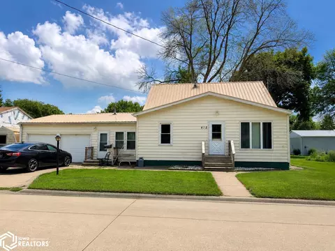 412 6th St NE, Belmond, IA 50421