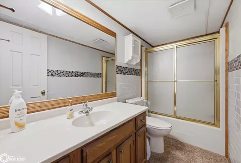 Bath - 409 E Jaycee St, Avoca, IA 51521 photo 1 of 3
