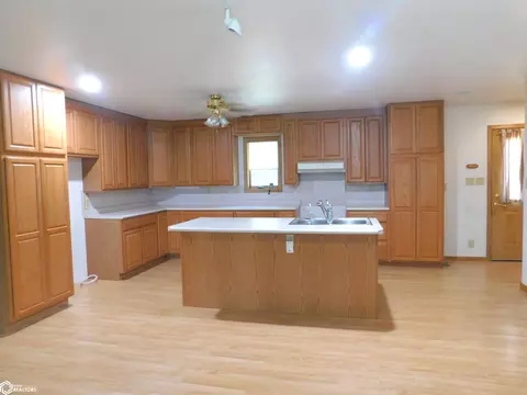 Kitchen - 401 Main St, Deloit, IA 51441 photo 2 of 2
