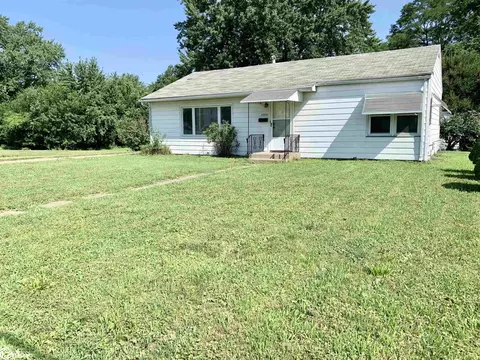 2004 Agency St, Burlington, IA 52601