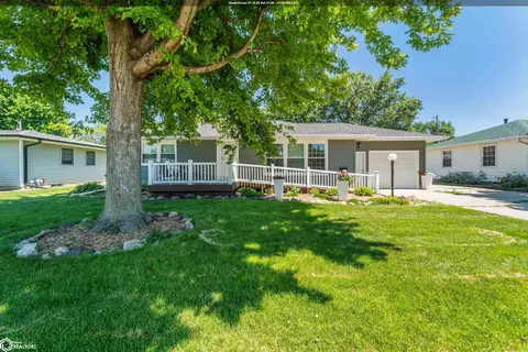719 15th Street Pl, Nevada, IA 50201