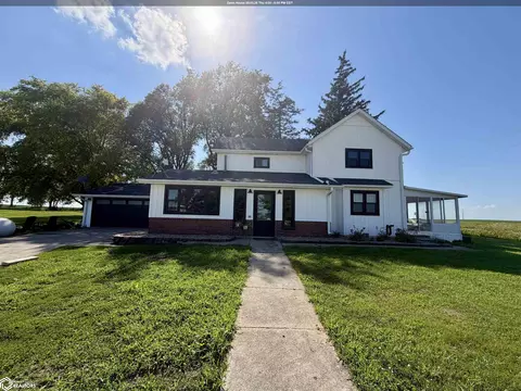 13498 Westbrook St, Aplington, IA 50604