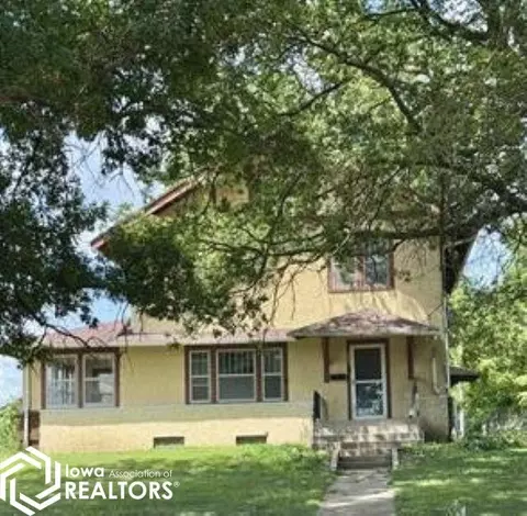 205 Shellway Dr, Mount Ayr, IA 50854
