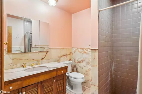 Bath - 2410 State Ave, Ames, IA 50014 photo 8 of 10