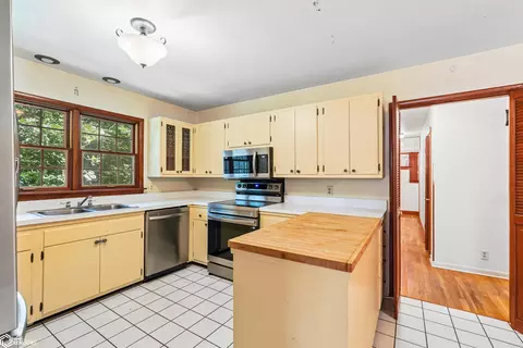 Kitchen - 2410 State Ave, Ames, IA 50014 photo 3 of 8