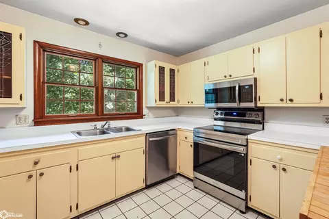 Kitchen - 2410 State Ave, Ames, IA 50014 photo 4 of 8