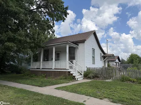 407 E Kirkwood Ave, Fairfield, IA 52556