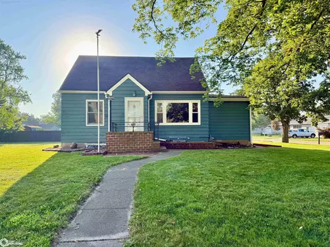 909 S Chestnut St, Jefferson, IA 50129