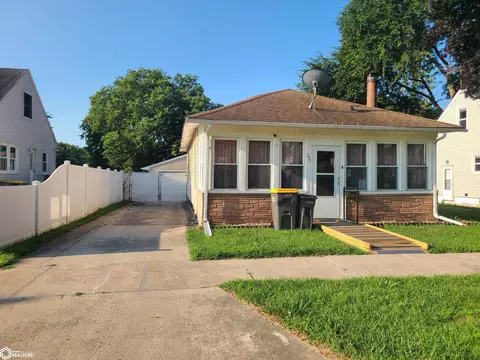 539 20th St SE, Mason City, IA 50401