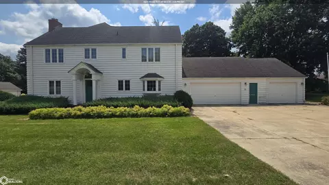 206 N 1st Ave E, Lake Mills, IA 50450