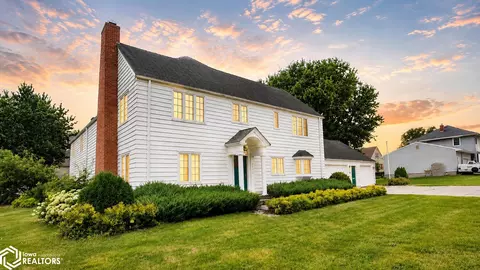 206 N 1st Ave E, Lake Mills, IA 50450
