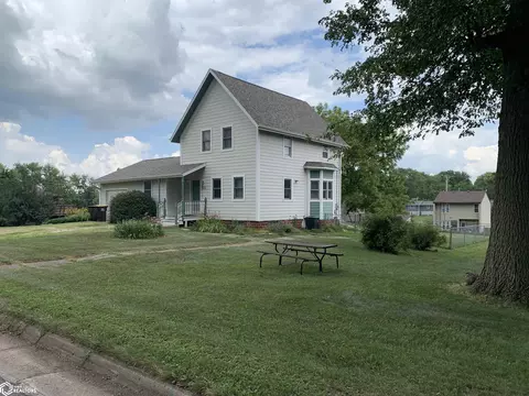Exterior - 1201 N Maple St, Creston, IA 50801 photo 7 of 8