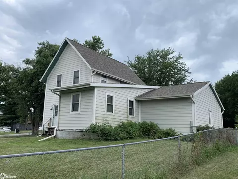 Exterior - 1201 N Maple St, Creston, IA 50801 photo 3 of 8