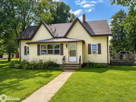 108 N 6th St, Northwood, IA 50459