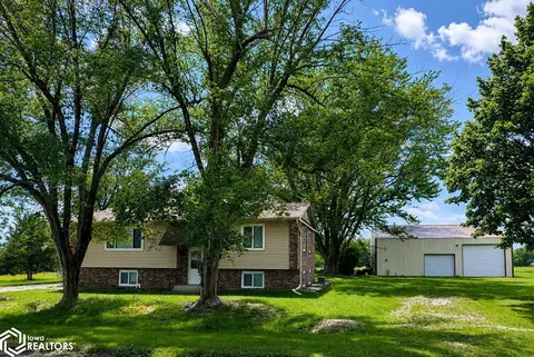 12149 Overturf Dr, Moravia, IA 52571