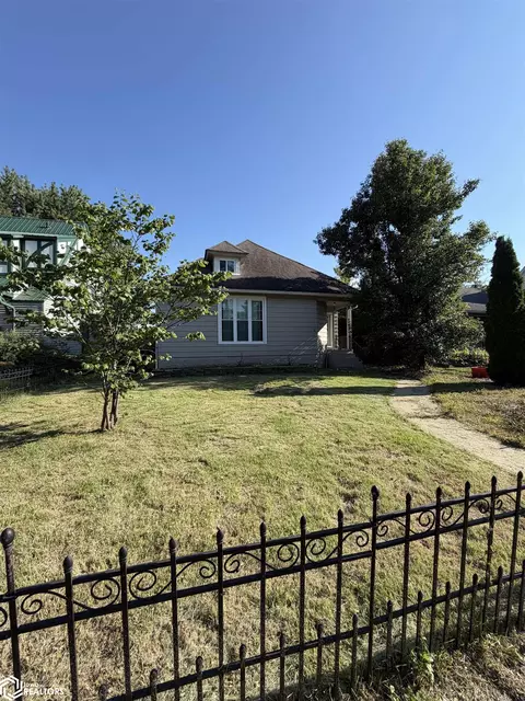 176 E Alta Vista Ave, Ottumwa, IA 52501