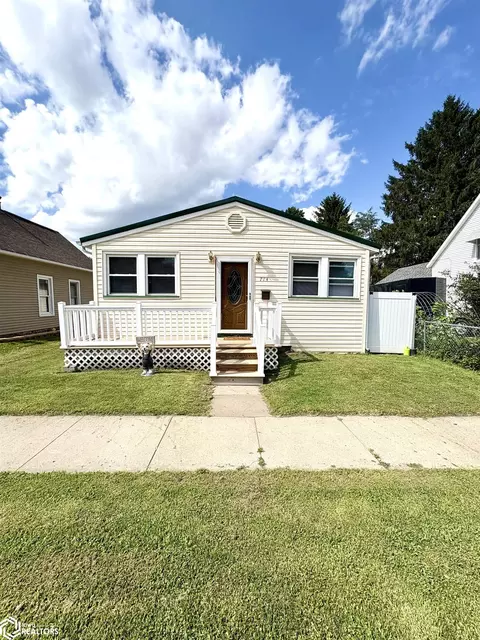 714 Hedge Ave, Burlington, IA 52601