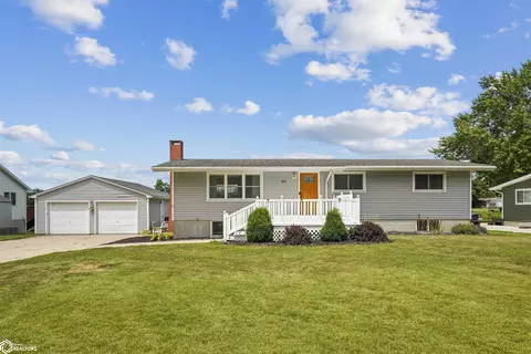306 Meadowlane Dr, Montezuma, IA 50171