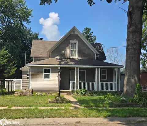 437 N 10th St, Oskaloosa, IA 52577
