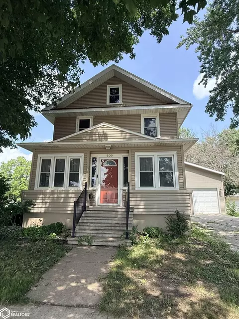 609 1st Ave SE, Clarion, IA 50525