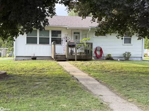 613 E College St, Toledo, IA 52342