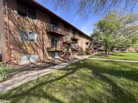 408 N D Unit Apt 2g St #2G, Fairfield, IA 52556