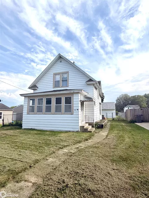 541 19th St SE, Mason City, IA 50401