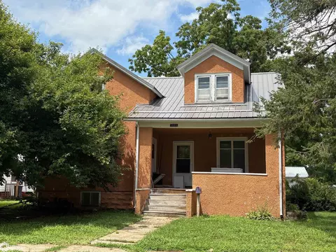 1021 Main St, Ackley, IA 50601