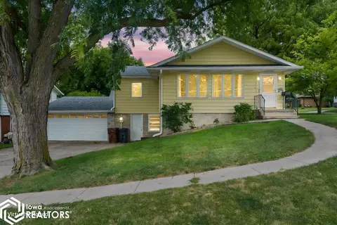 Exterior - 341 E Ave, Nevada, IA 50201 photo 2 of 8