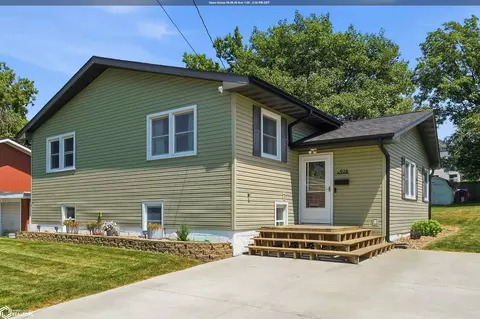 926 Prairie St, Grinnell, IA 50112