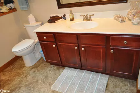 Bath - 800 E 30th St, Carroll, IA 51401 photo 11 of 13