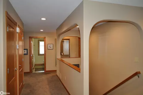 Entry Way - 800 E 30th St, Carroll, IA 51401 photo 4 of 5