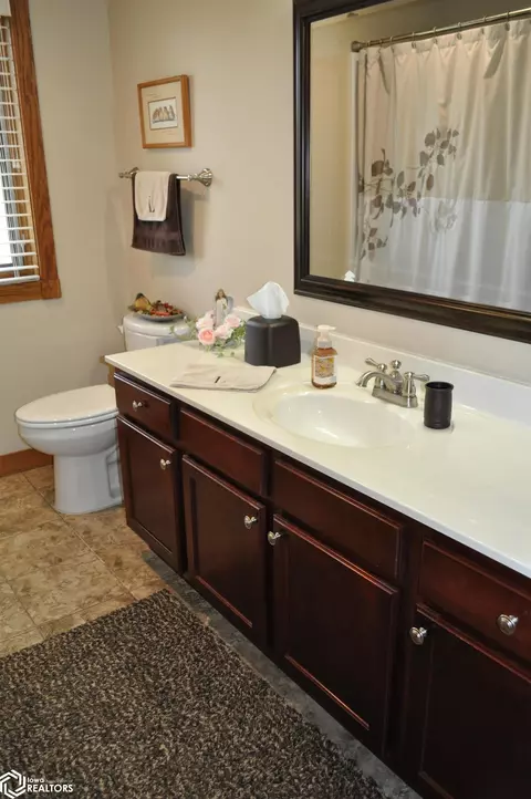 Bath - 800 E 30th St, Carroll, IA 51401 photo 7 of 13