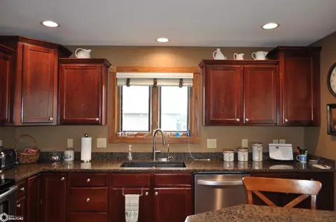 Kitchen - 800 E 30th St, Carroll, IA 51401 photo 5 of 6