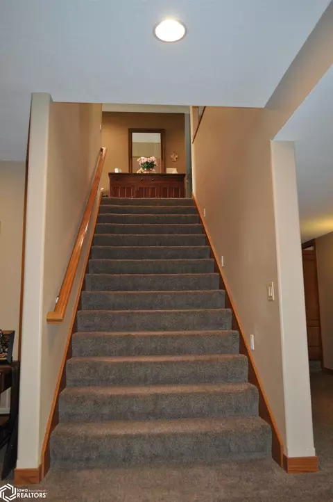 Entry Way - 800 E 30th St, Carroll, IA 51401 photo 5 of 5