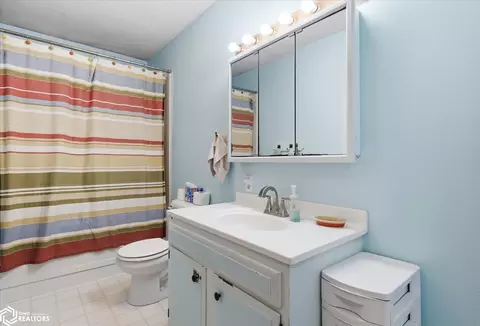 Bath - 306 Carter St, Irwin, IA 51446 photo 1 of 2