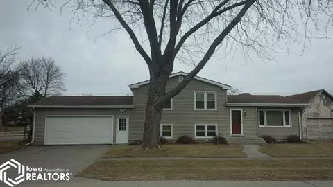 207 South St, Mediapolis, IA 52637