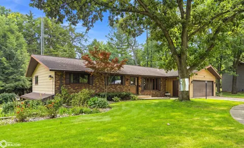2501 Sunrise Ln, Burlington, IA 52601