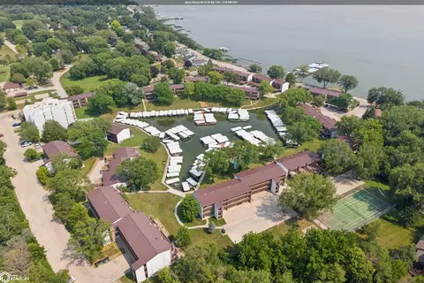 2700 N Shore Dr #E-16A, Clear Lake, IA 50428